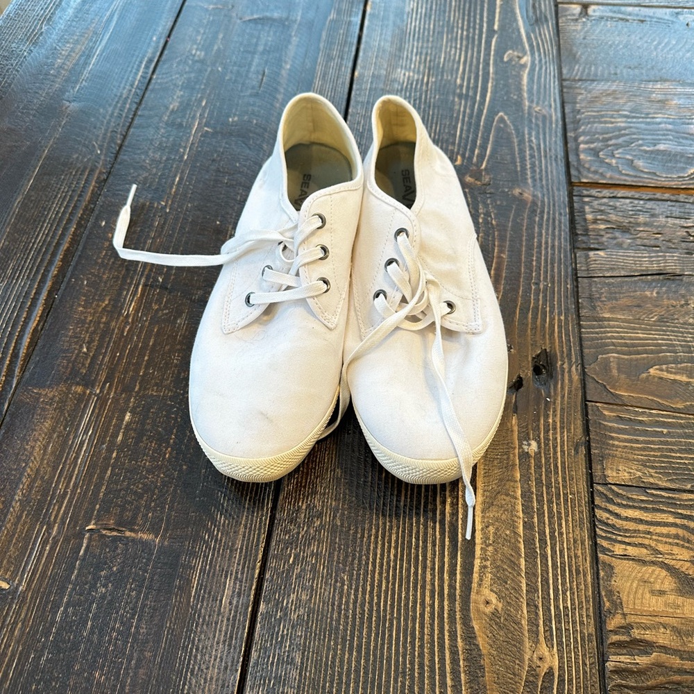 White Seavees